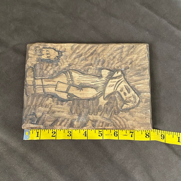 Vintage Hand Carved Pyrography Wooden Folk Art Gnome Plaque 8”x5” - Picture 9 of 9